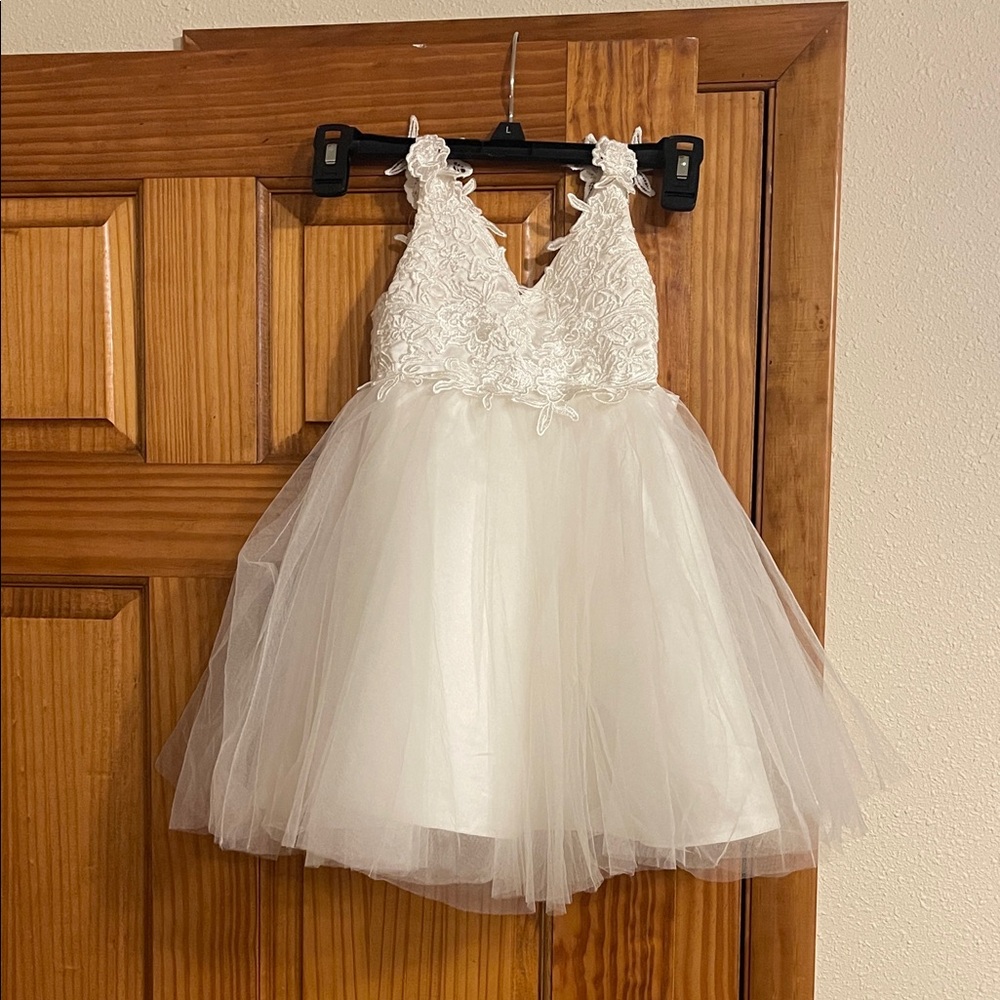 Elegant White Lace Kids Dress